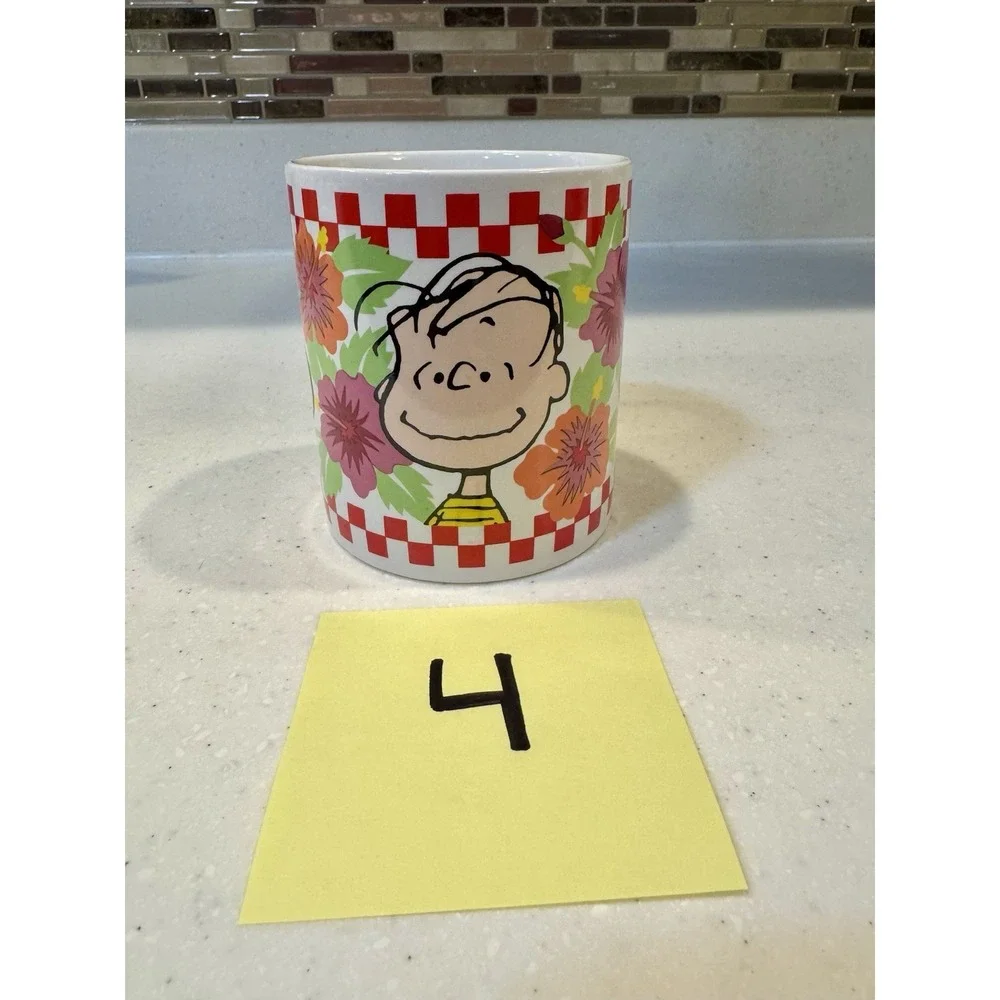 Set Of 4 Benjamin & Medwin Peanuts Gang Coffee Tea Mugs Cups Red White Check - Picture 12 of 15